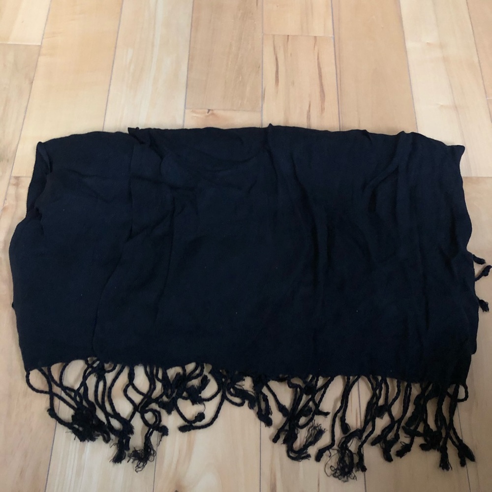SCARF - Picture 3 of 4